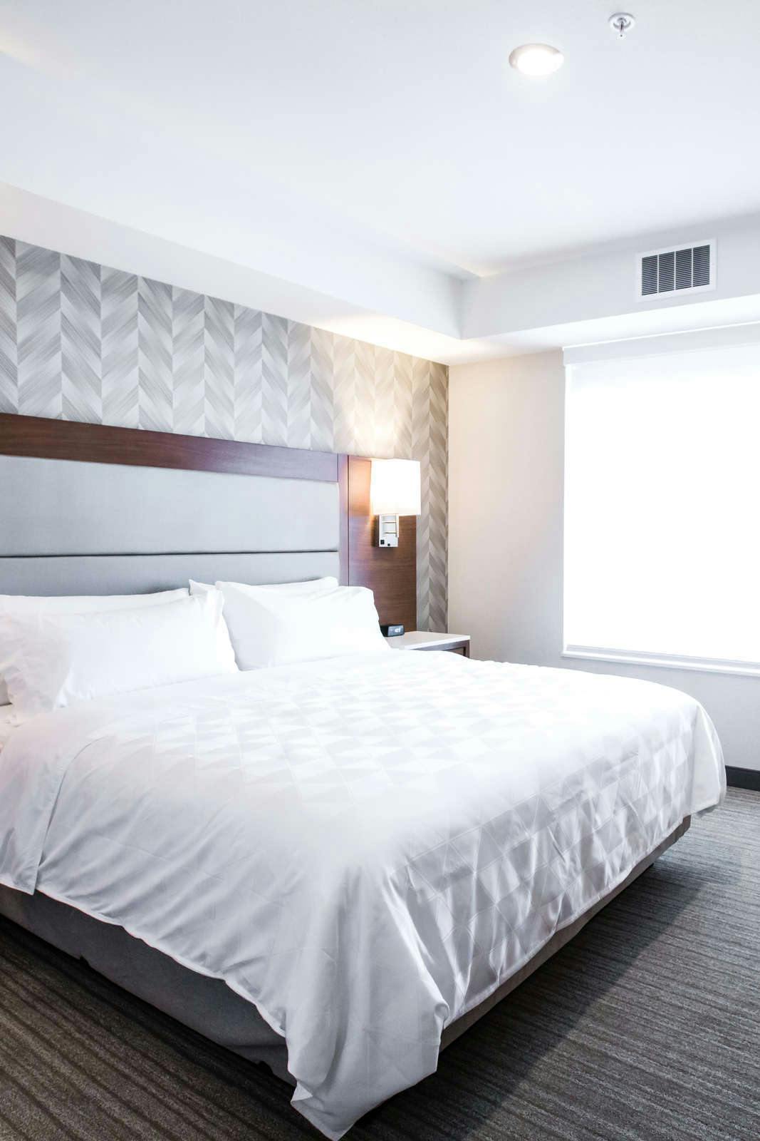 Hotel Holiday Inn & Suites Calgary South - Conference Center photo 3