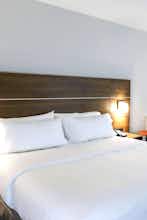 Hotel Holiday Inn Express & Suites Houston IAH - Beltway 8, an IHG Hotel photo 1