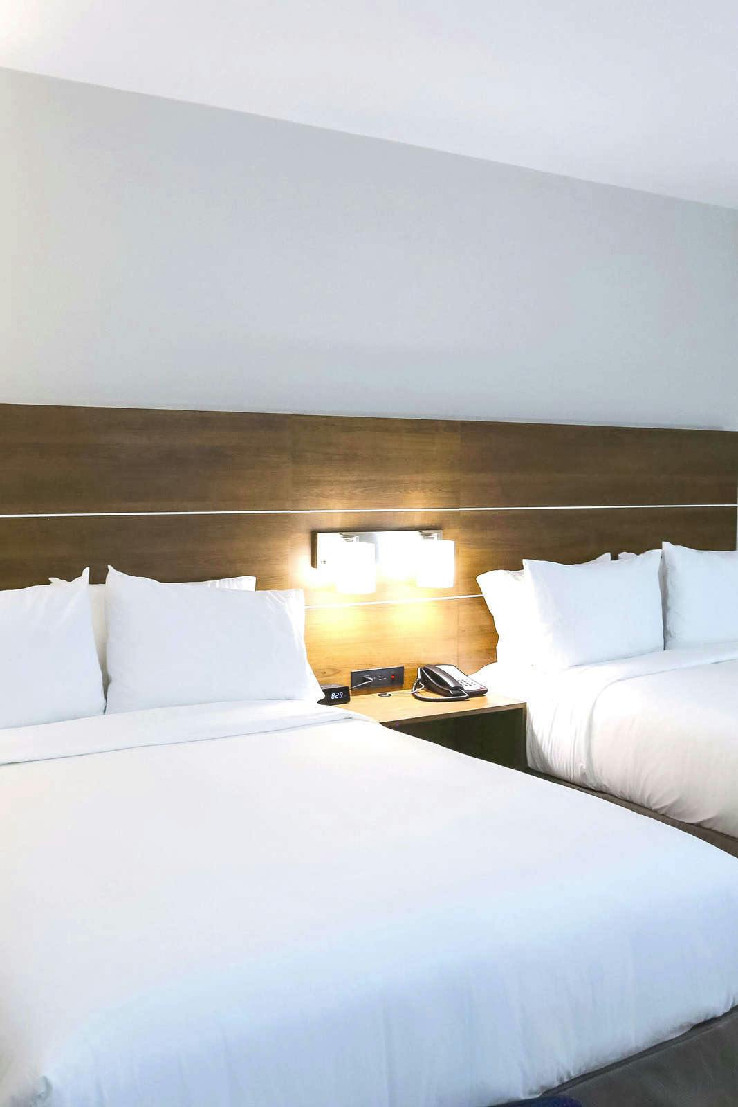 Hotel Holiday Inn Express & Suites Houston IAH - Beltway 8, an IHG Hotel photo 5