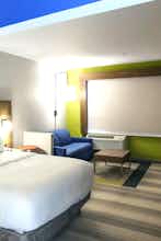 Hotel Holiday Inn Express & Suites Houston IAH - Beltway 8, an IHG Hotel photo 4