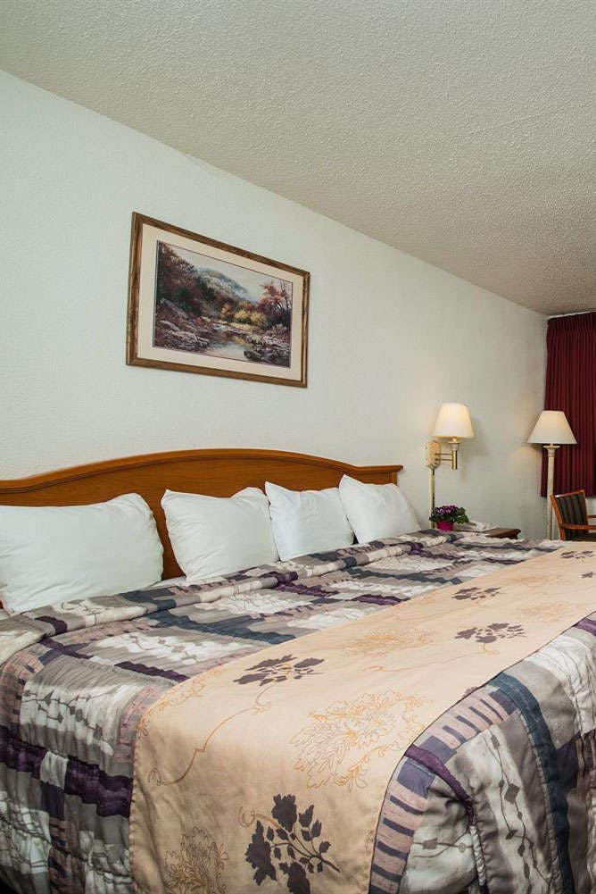 Hotel Americas Best Value Inn Pendleton photo 3