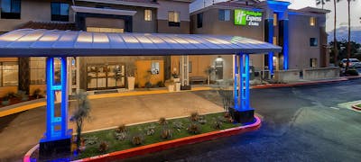 Holiday Inn Express & Suites Carlsbad Beach