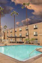 Hotel Holiday Inn Express Carlsbad Beach photo 1