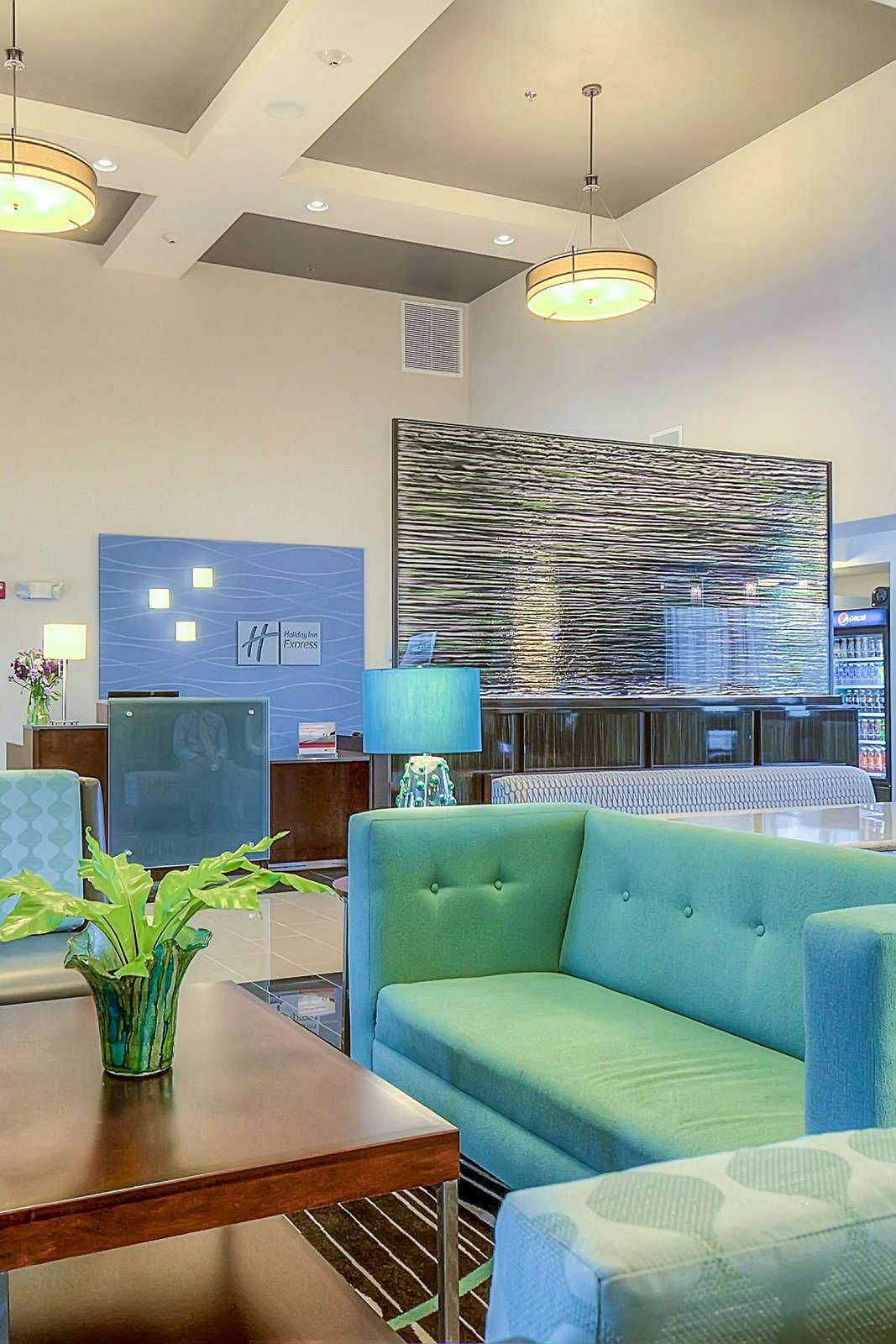 Hotel Holiday Inn Express Carlsbad Beach photo 2