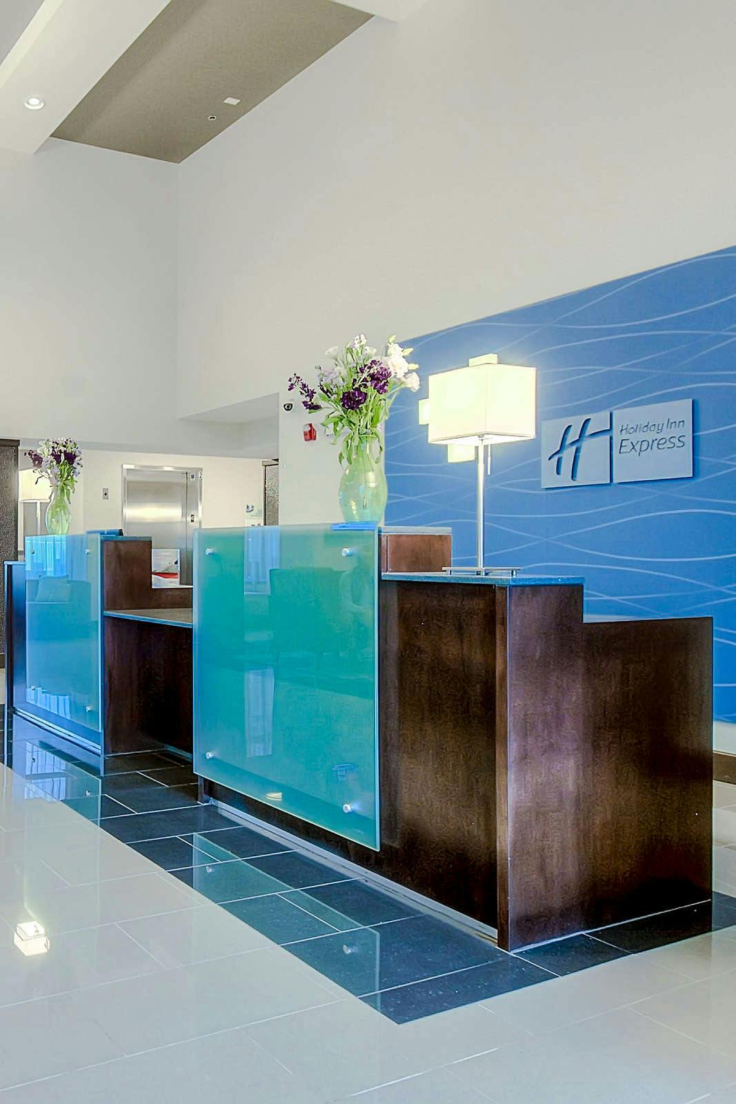 Hotel Holiday Inn Express Carlsbad Beach photo 3