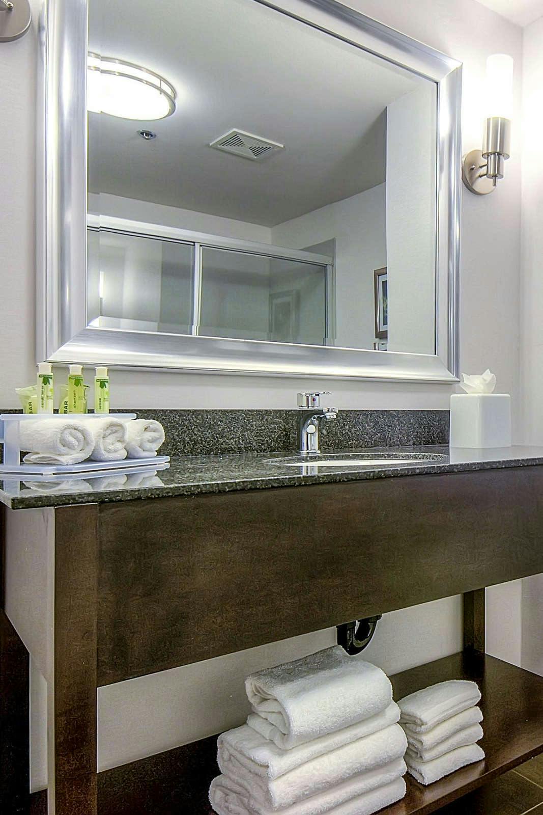 Hotel Holiday Inn Express Carlsbad Beach photo 5