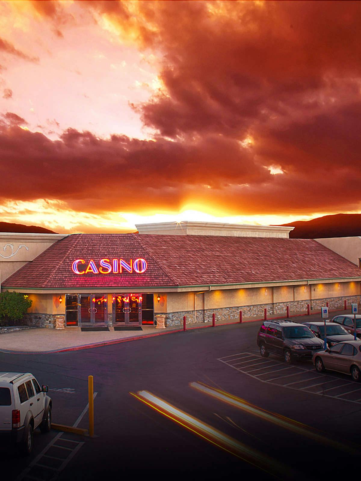 Hotel Western Village Inn & Casino photo 2