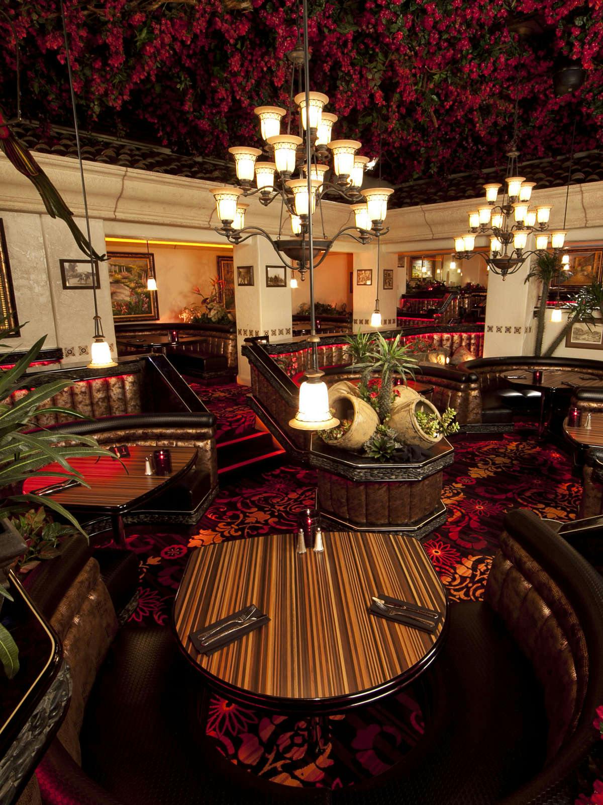 Hotel Western Village Inn & Casino photo 3