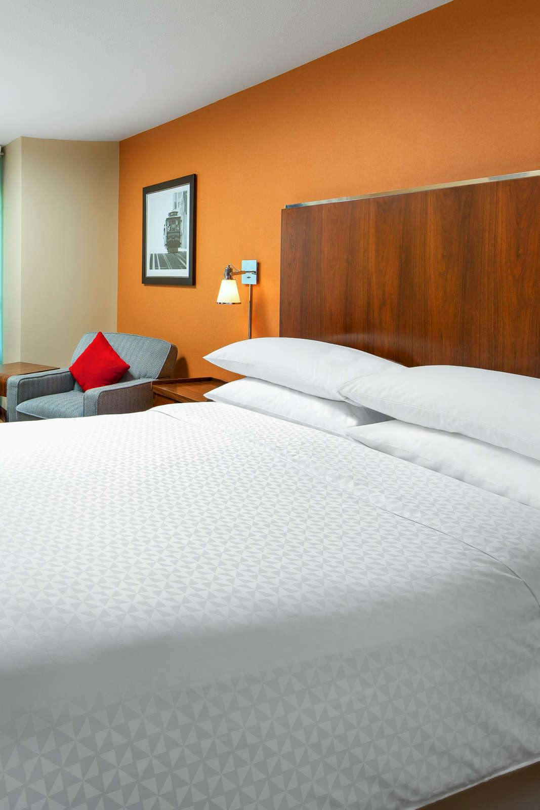 Hotel FOUR POINTS BY SHERATON HOTEL & SUITES SAN FRANCISCO AIRPORT photo 1
