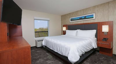 Holiday Inn & Suites Sioux Falls Airport