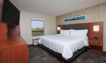Holiday Inn & Suites Sioux Falls Airport
