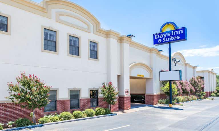 Days Inn and Suites Big Spring