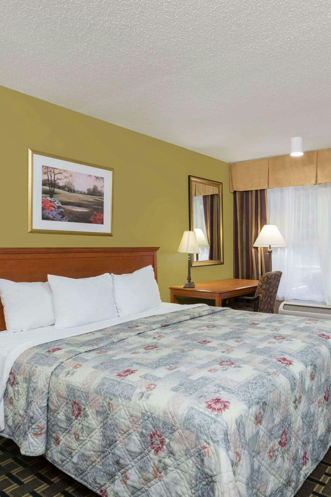 Days Inn Conf Center By Wyndham Southern Pines Pinehurst North