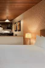Hotel Executive - The Inn at Whistler Village photo 4