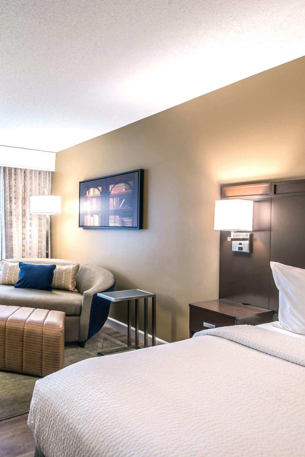 Hotel Courtyard Charleston Historic District photo 2