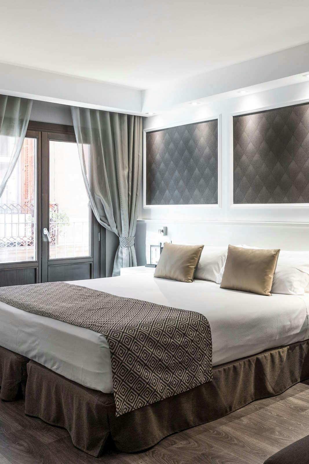 Hotel Catalonia Magdalenes photo 3