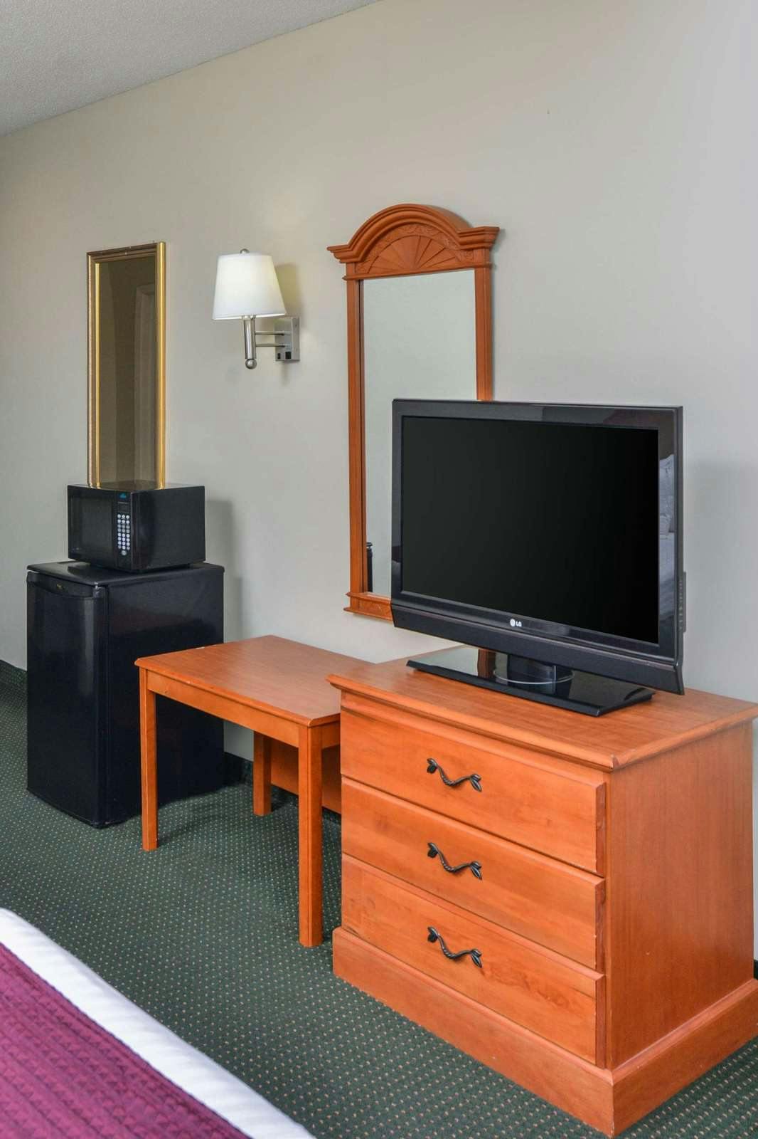 Hotel Americas Best Value Inn Wiggins photo 3