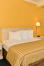 Hotel Americas Best Value Inn & Suites Anaheim Convention Center photo 1