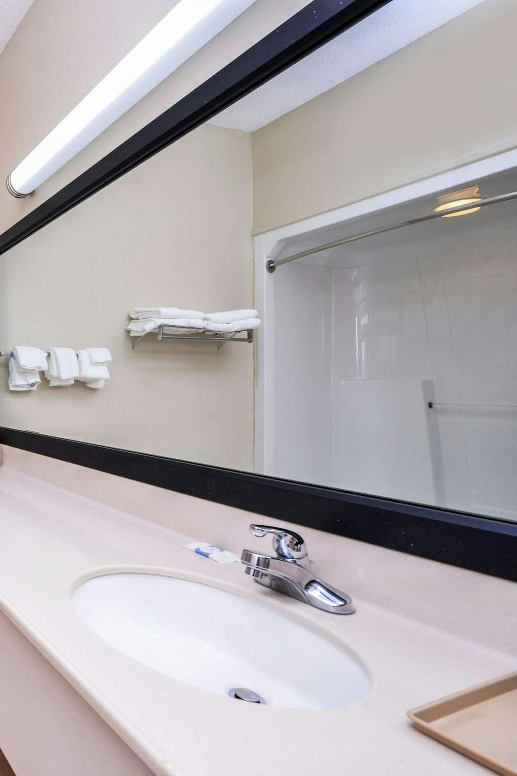 Hotel Americas Best Value Inn Wiggins photo 5