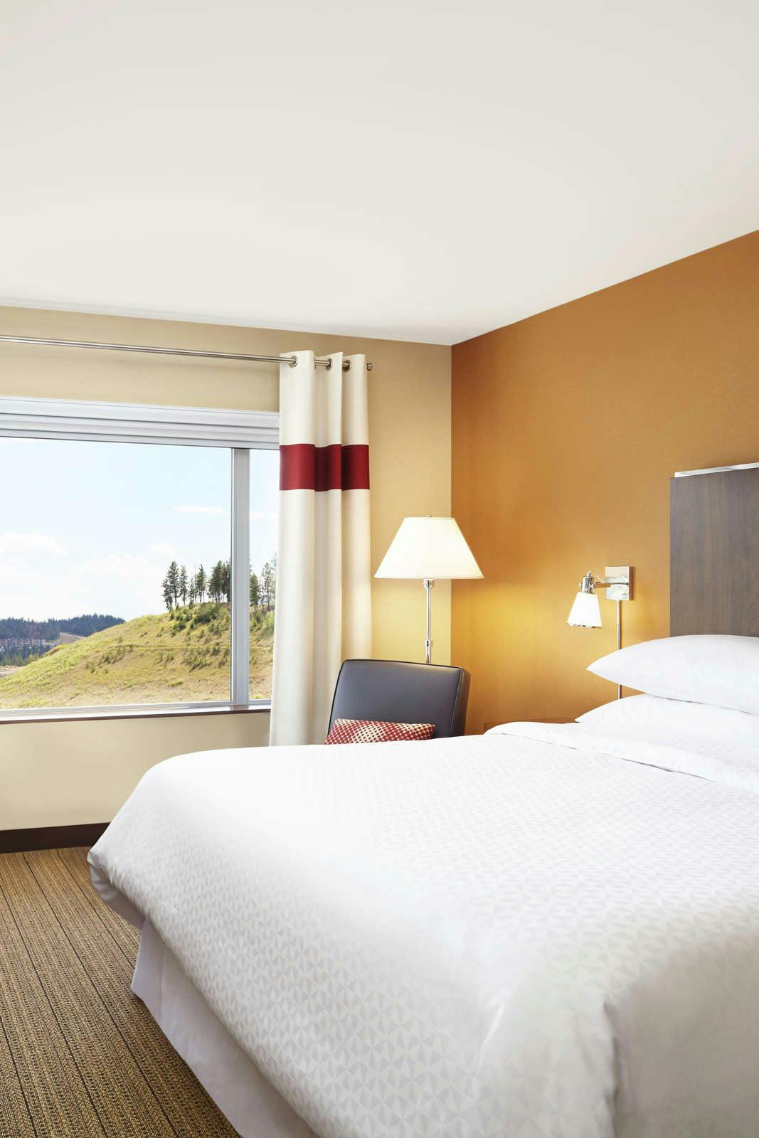 Hotel Four Points by Sheraton Kelowna Airport photo 2