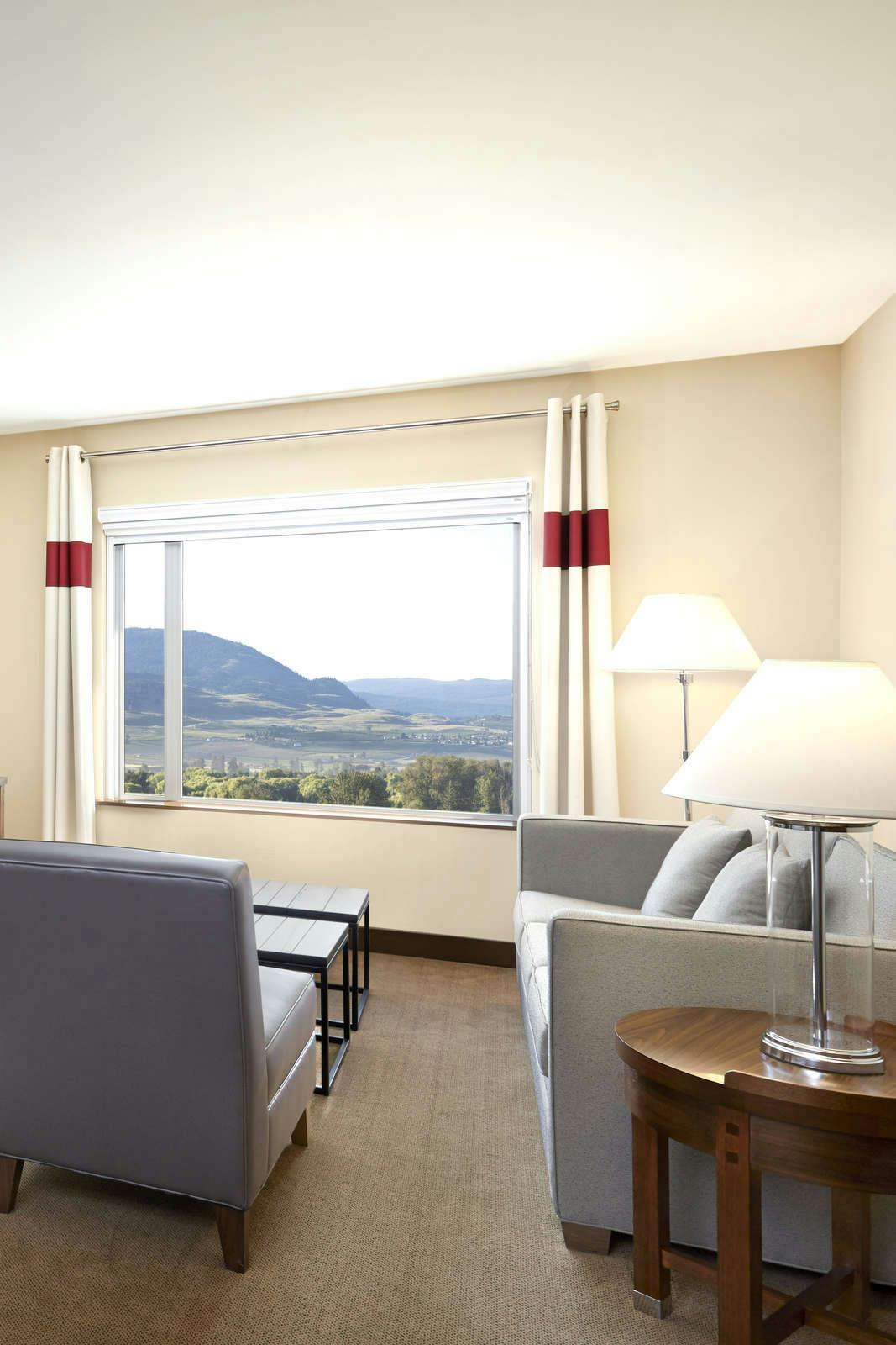 Hotel Four Points by Sheraton Kelowna Airport photo 5