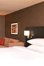 Hotel Four Points by Sheraton Milwaukee North Shore photo 3