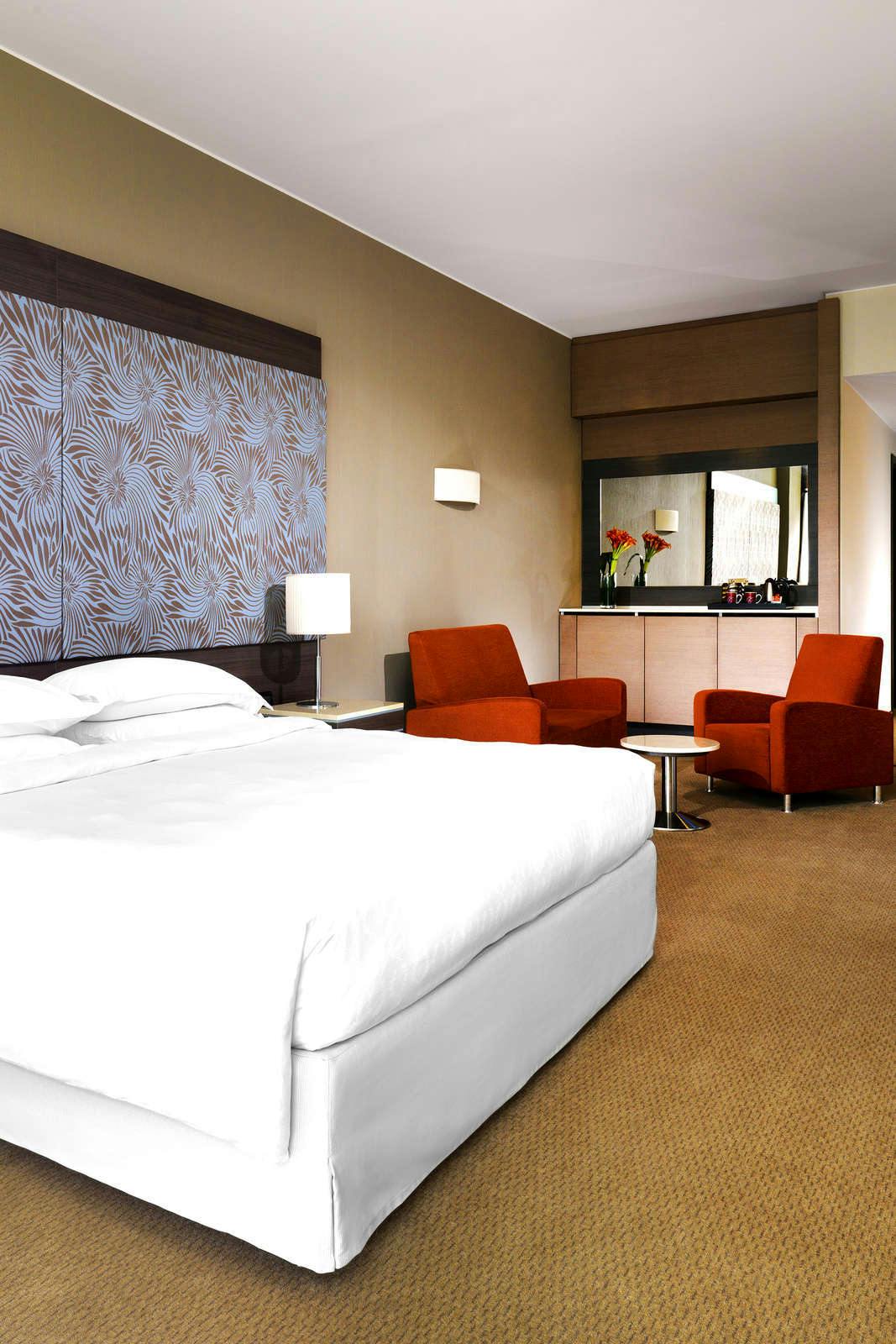 Hotel Sheraton Milan Malpensa Airport Hotel & Conference Center photo 1