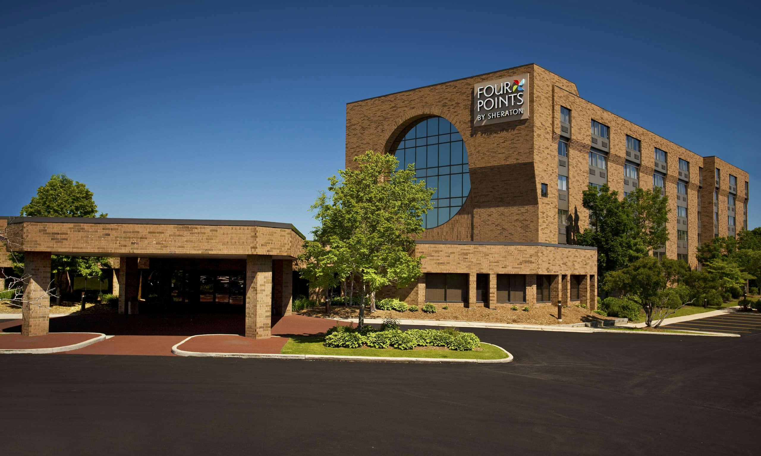 Four Points by Sheraton Milwaukee North Shore