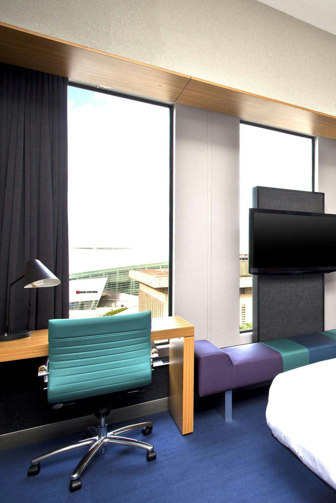 Hotel Aloft Tulsa Downtown photo 2