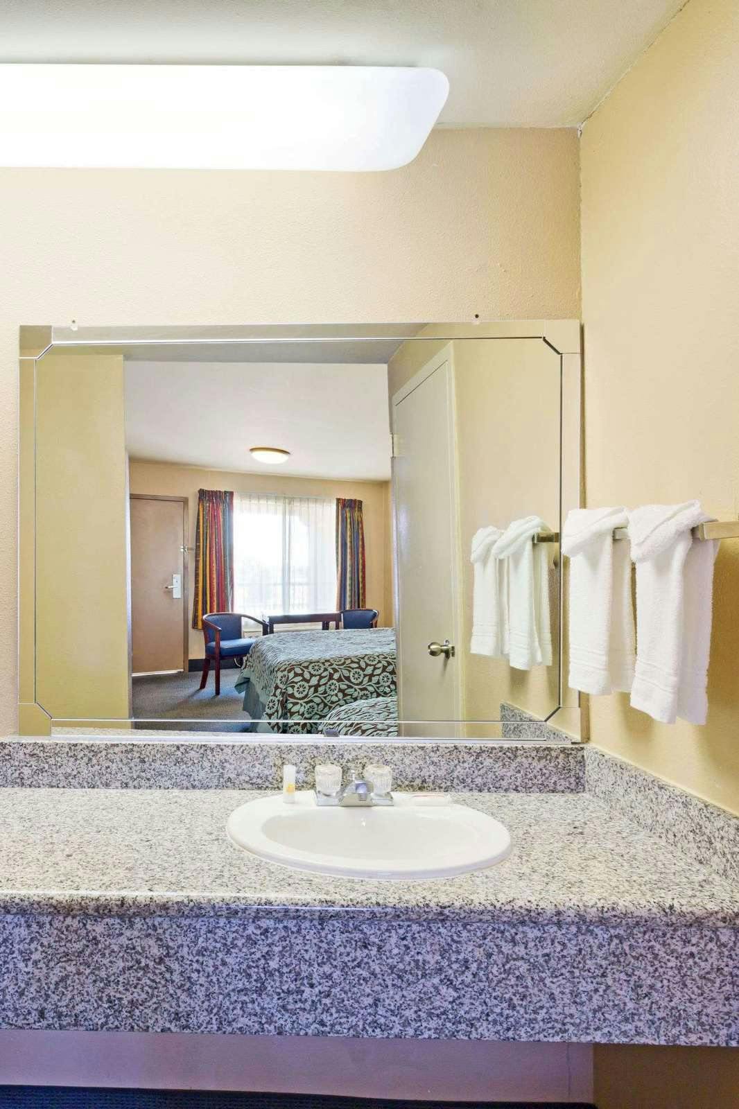 Hotel Days Inn Fontana / Rialto photo 3