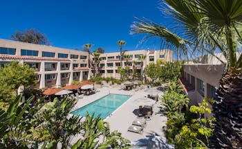Grand Vista Hotel