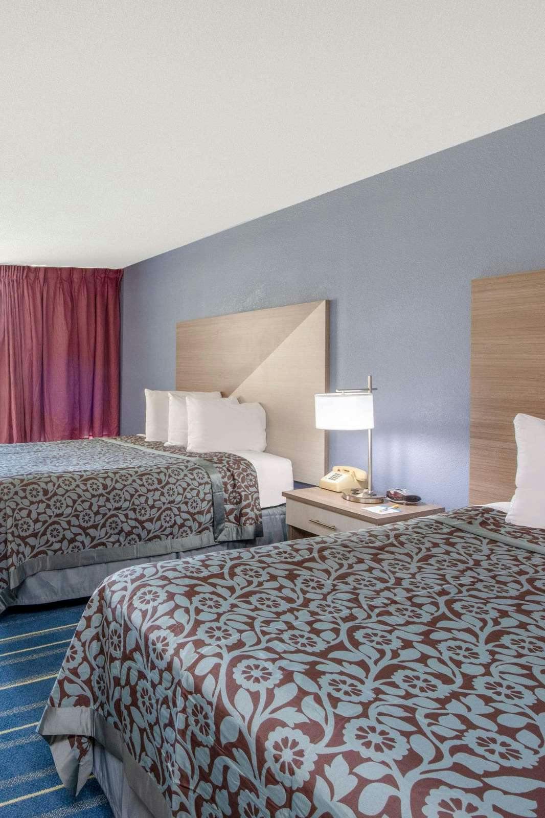 Days Inn By Wyndham Salem Illinois Around Me Hoteltonight