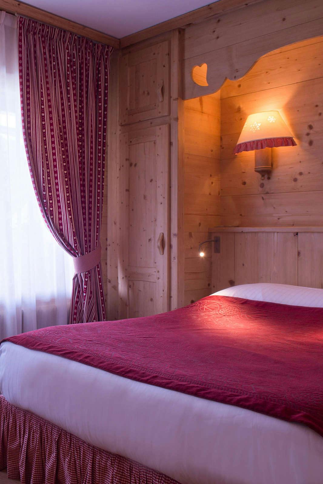 Hotel Chalet-HotelNeige et Roc, The Originals Relais photo 1