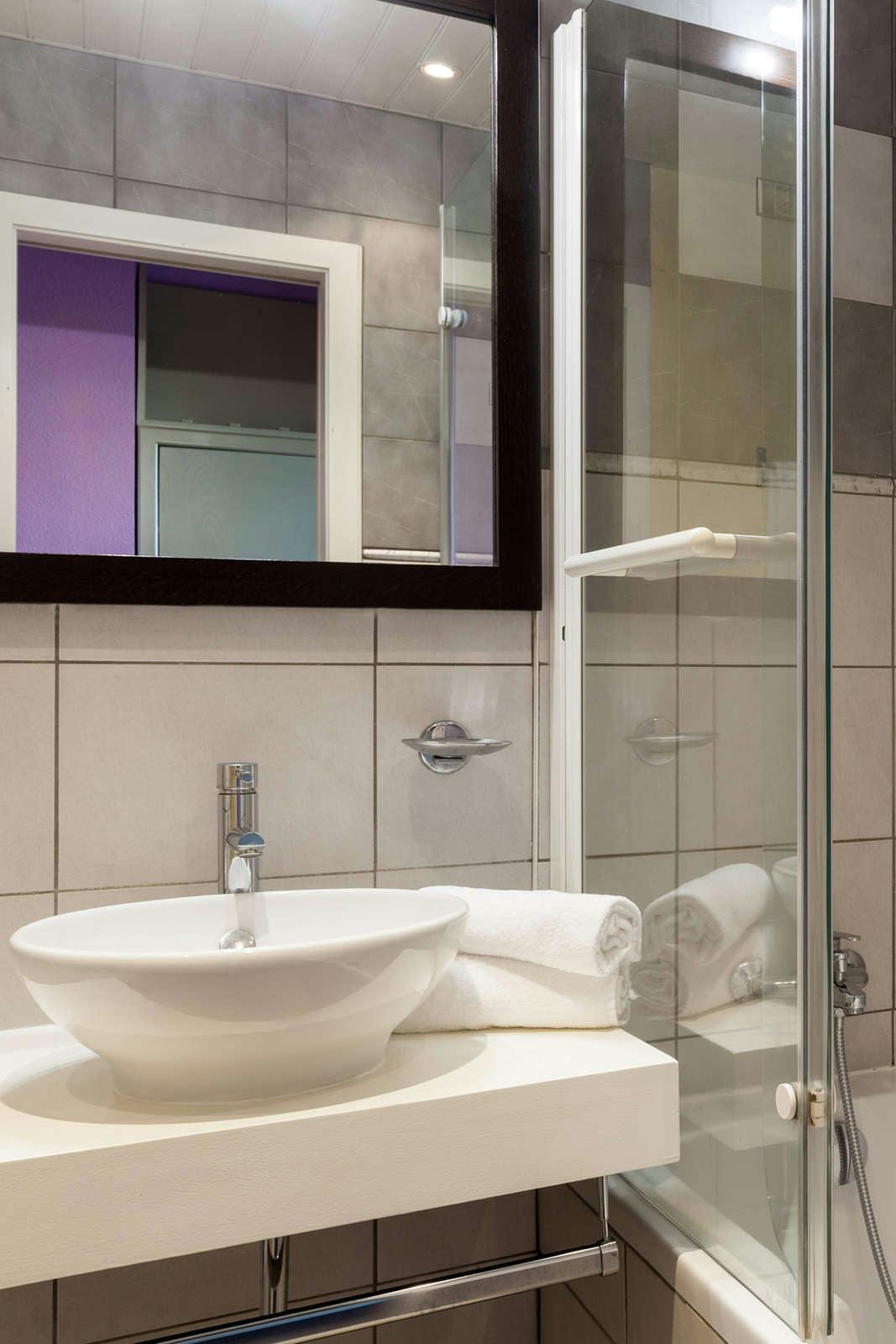 Hotel The Originals City, Hotel de l'Ange, Guebwiller photo 4