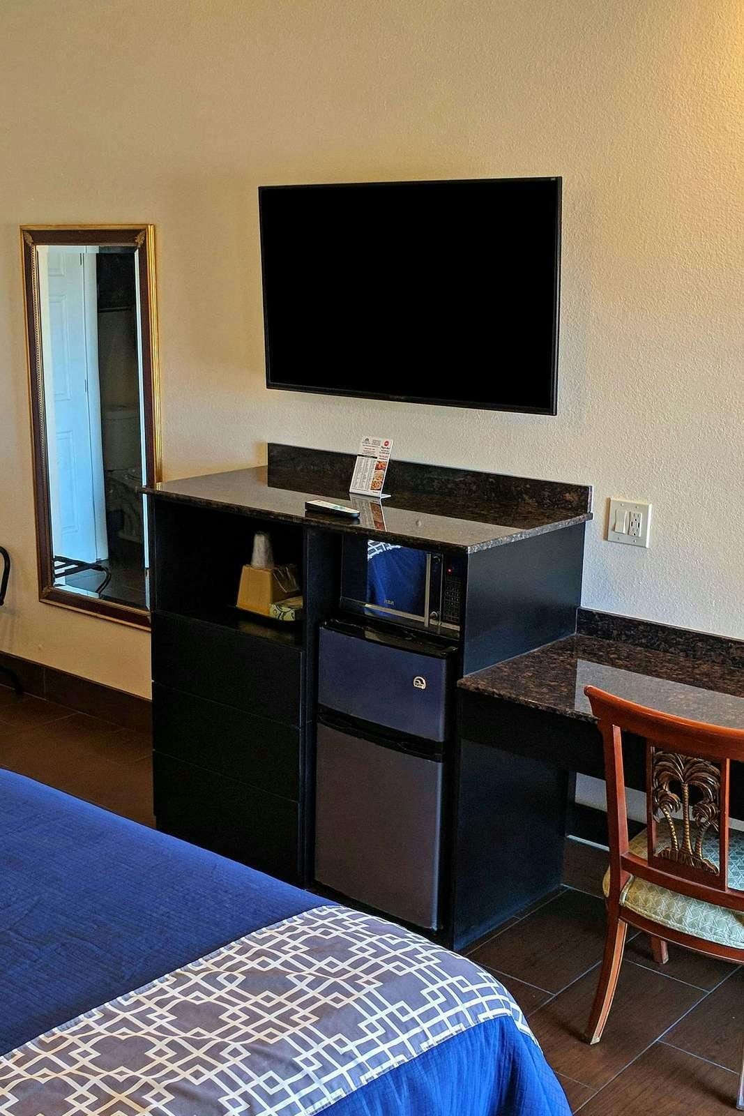 Hotel Americas Best Value Inn Brownsville Padre Island Highway photo 3