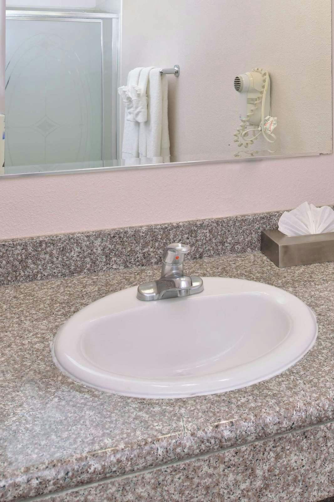 Hotel Americas Best Value Inn Los Banos photo 5