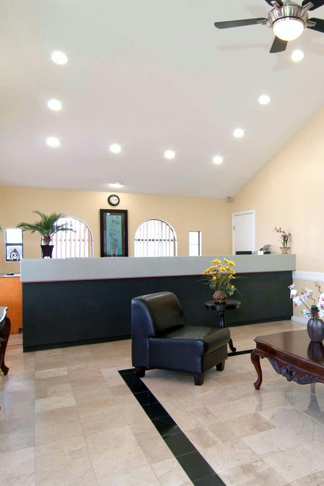 Hotel Americas Best Value Inn Harlingen photo 3