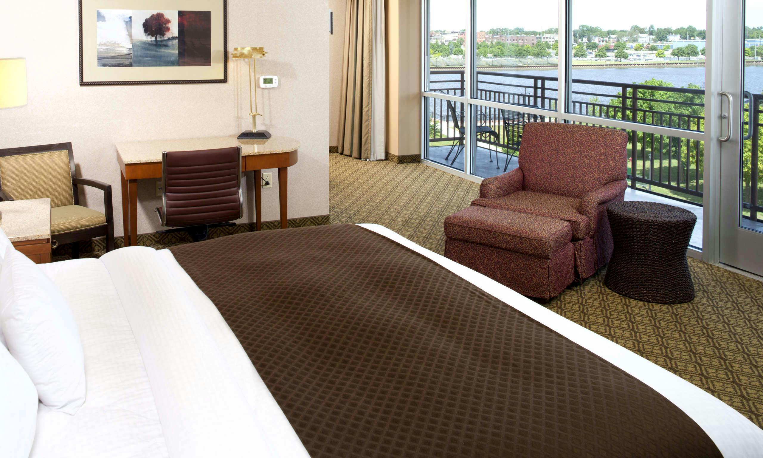 Hotel DoubleTree by Hilton Hotel Bay City - Riverfront photo 1