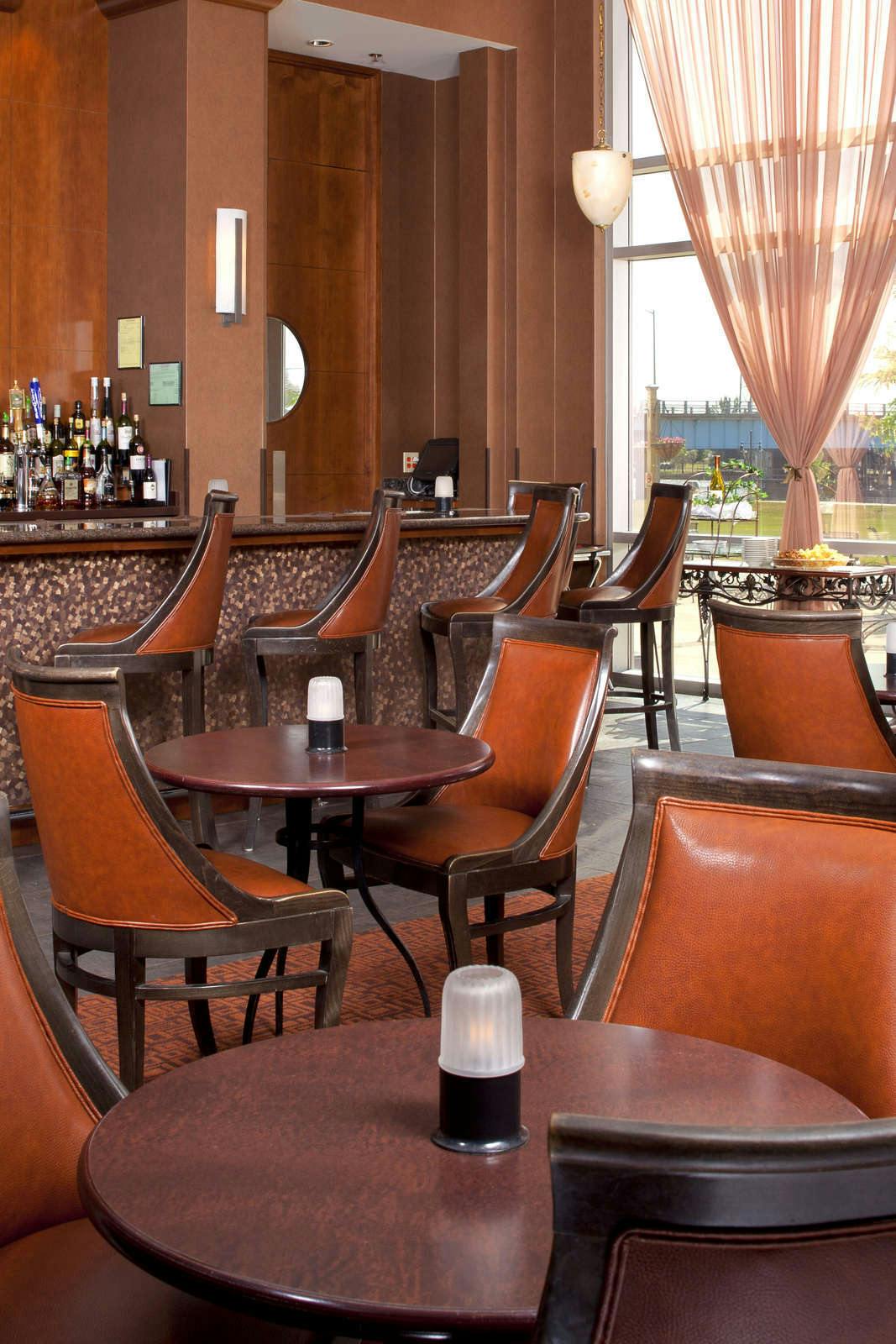 Hotel DoubleTree by Hilton Hotel Bay City - Riverfront photo 2