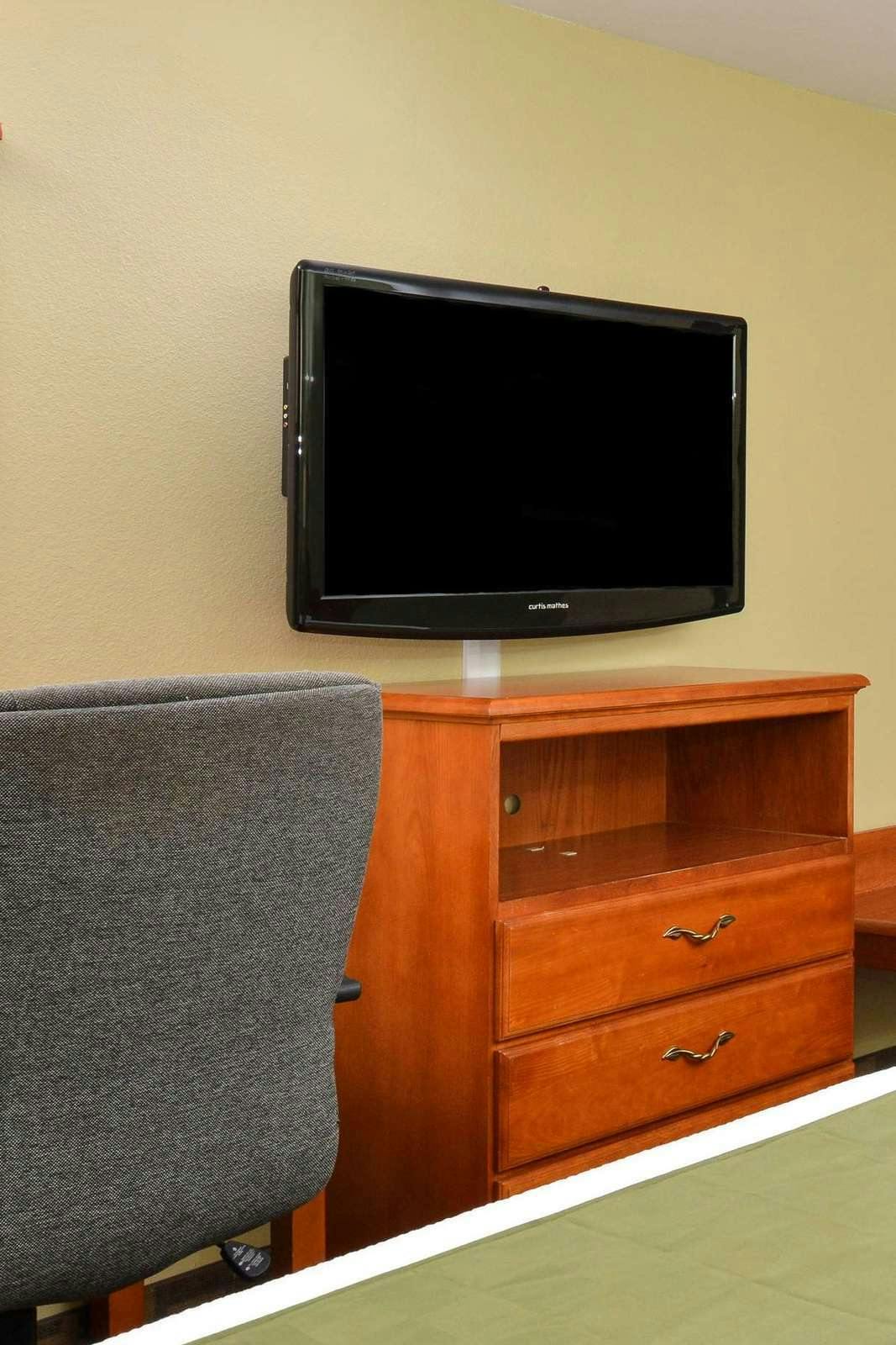 Hotel Americas Best Value Inn & Suites University Ave photo 3