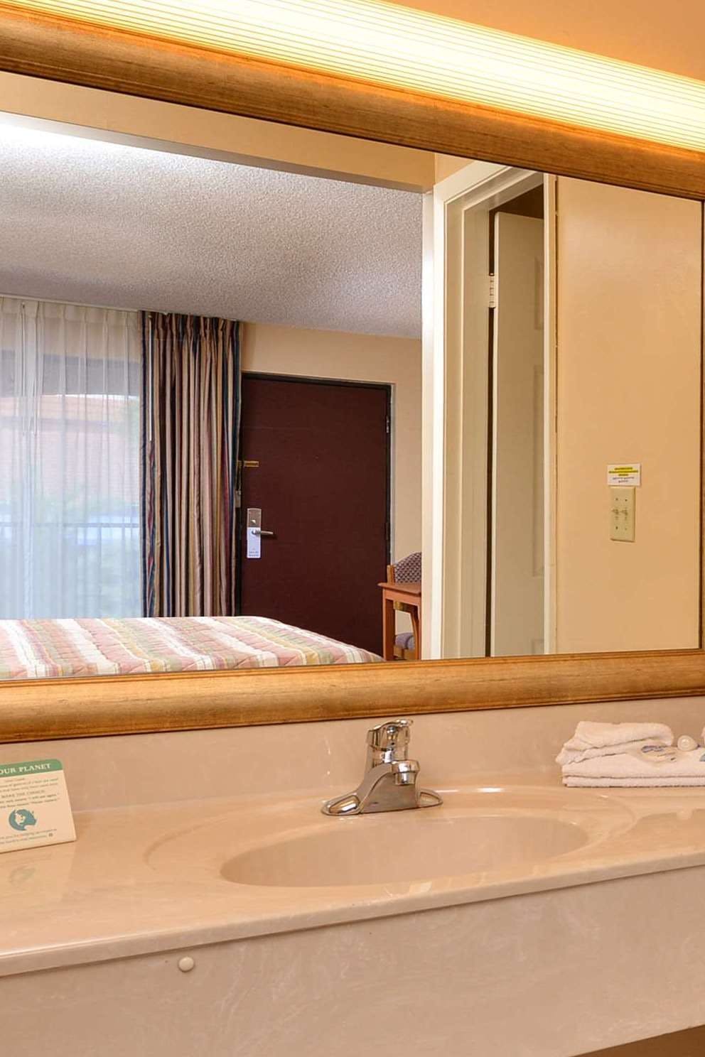 Hotel Americas Best Value Inn Ocean Inn photo 4