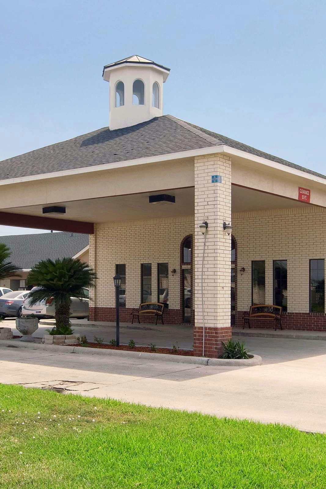 Hotel Americas Best Value Inn Harlingen photo 5