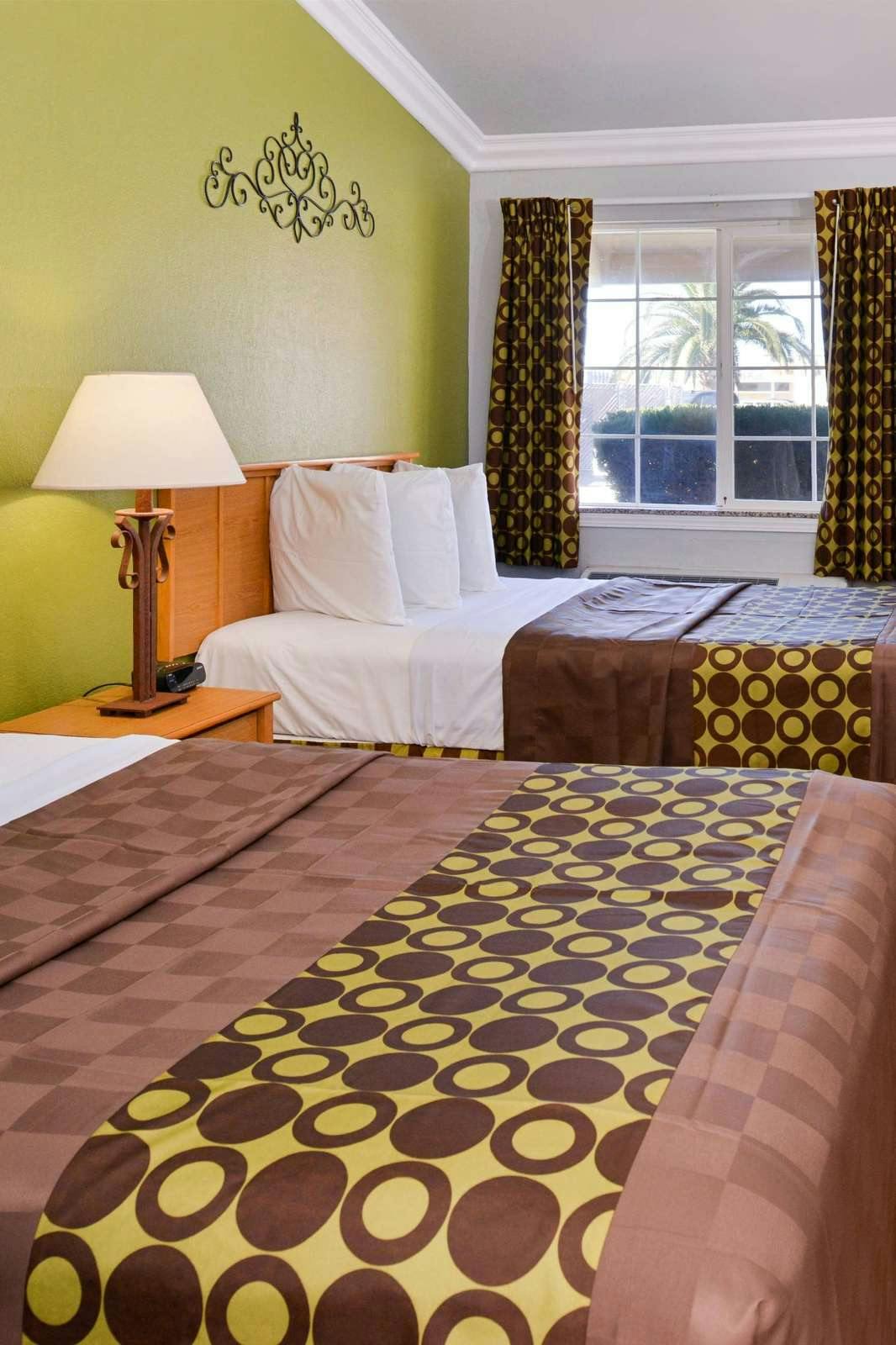 Hotel Americas Best Value Inn Los Banos photo 2