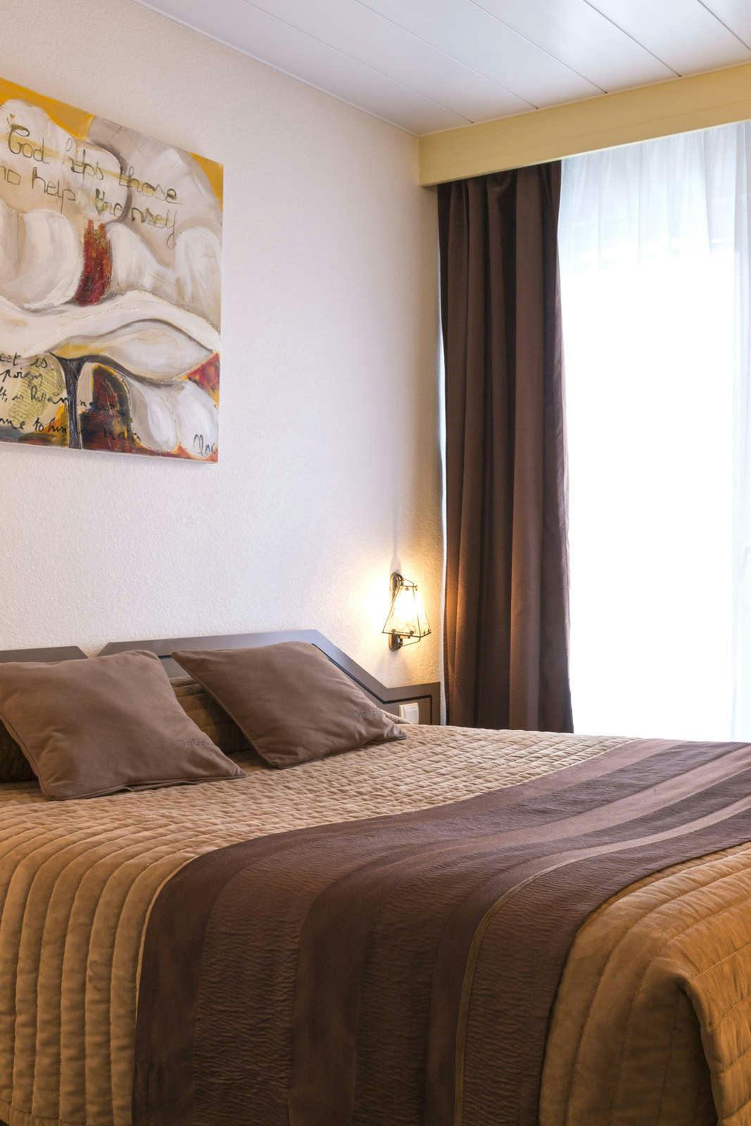 Hotel The Originals City, Hotel du Faucigny, Cluses Ouest photo 1