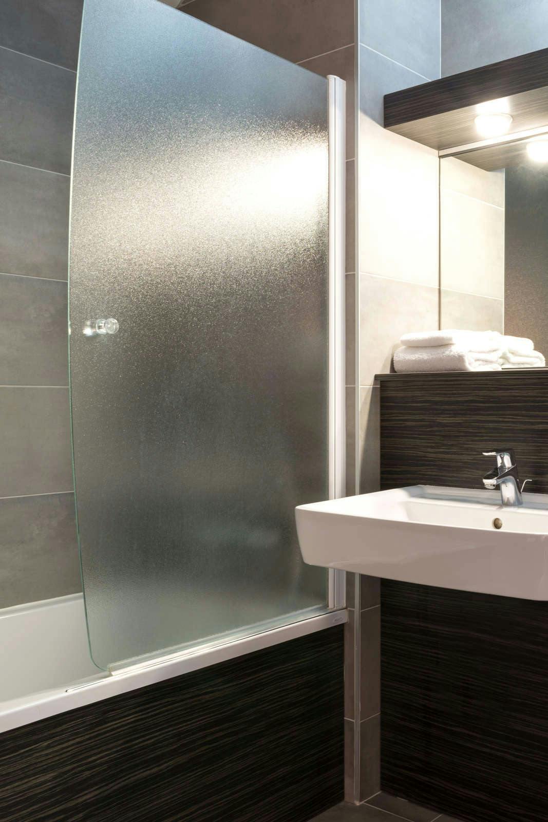 Hotel The Originals City, Hotel Les Amandiers, Tain lÕHermitage photo 5