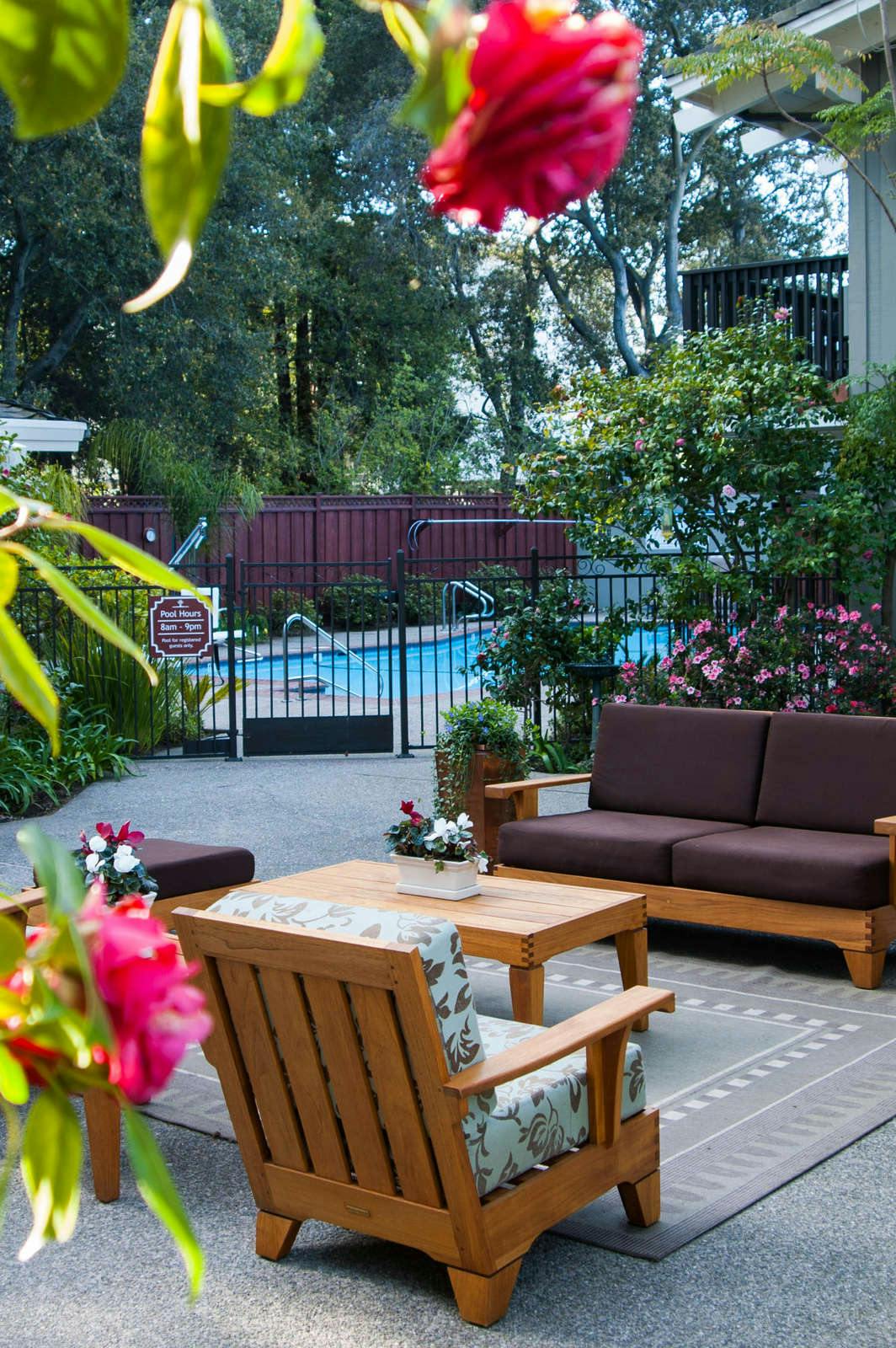 Red Cottage Inn Suites Silicon Valley Hoteltonight