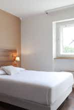 Hotel Hotel The Originals Colmar Gare photo 3