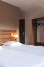 Hotel Hotel The Originals Colmar Gare photo 2