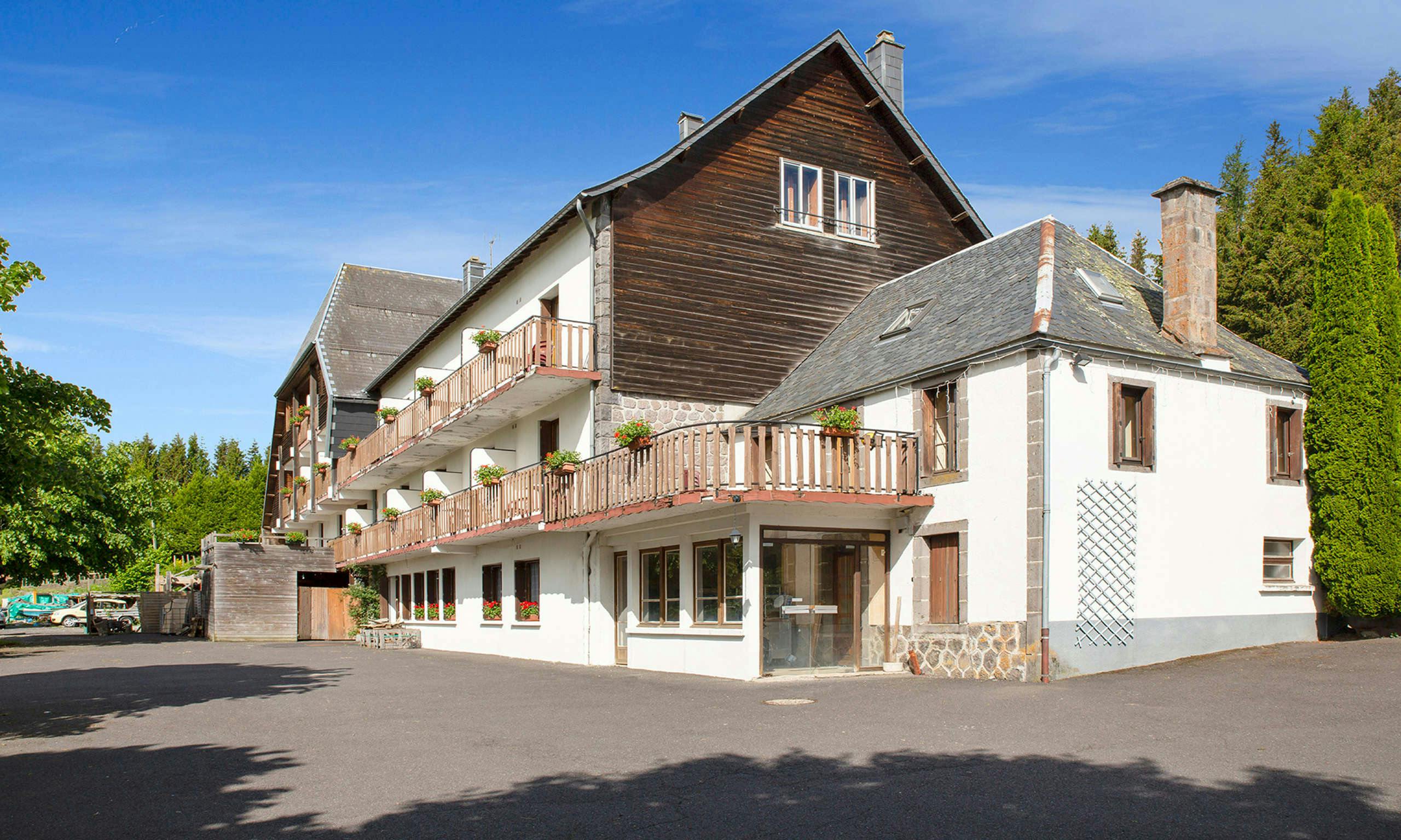 Hotel The Originals Super-Besse Est Auberge de la Petite Ferme (ex Qua