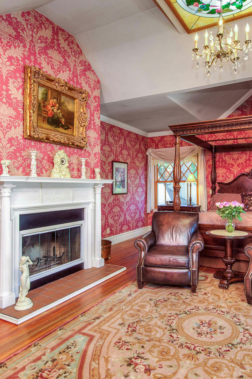 Hotel The Pink Mansion photo 1